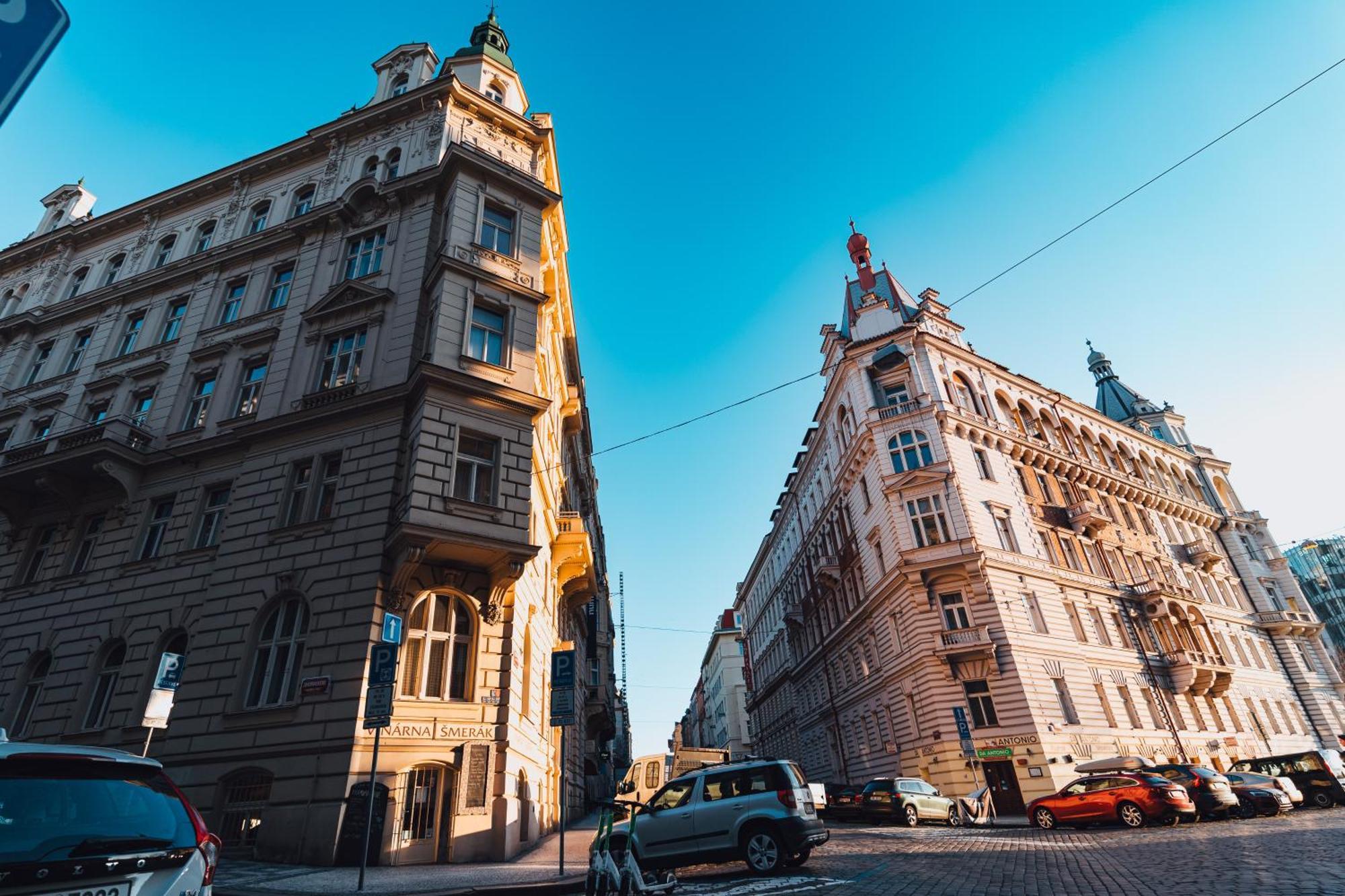 Two-Level Apart With A Terrace Near The Vltava River Prag Eksteriør billede